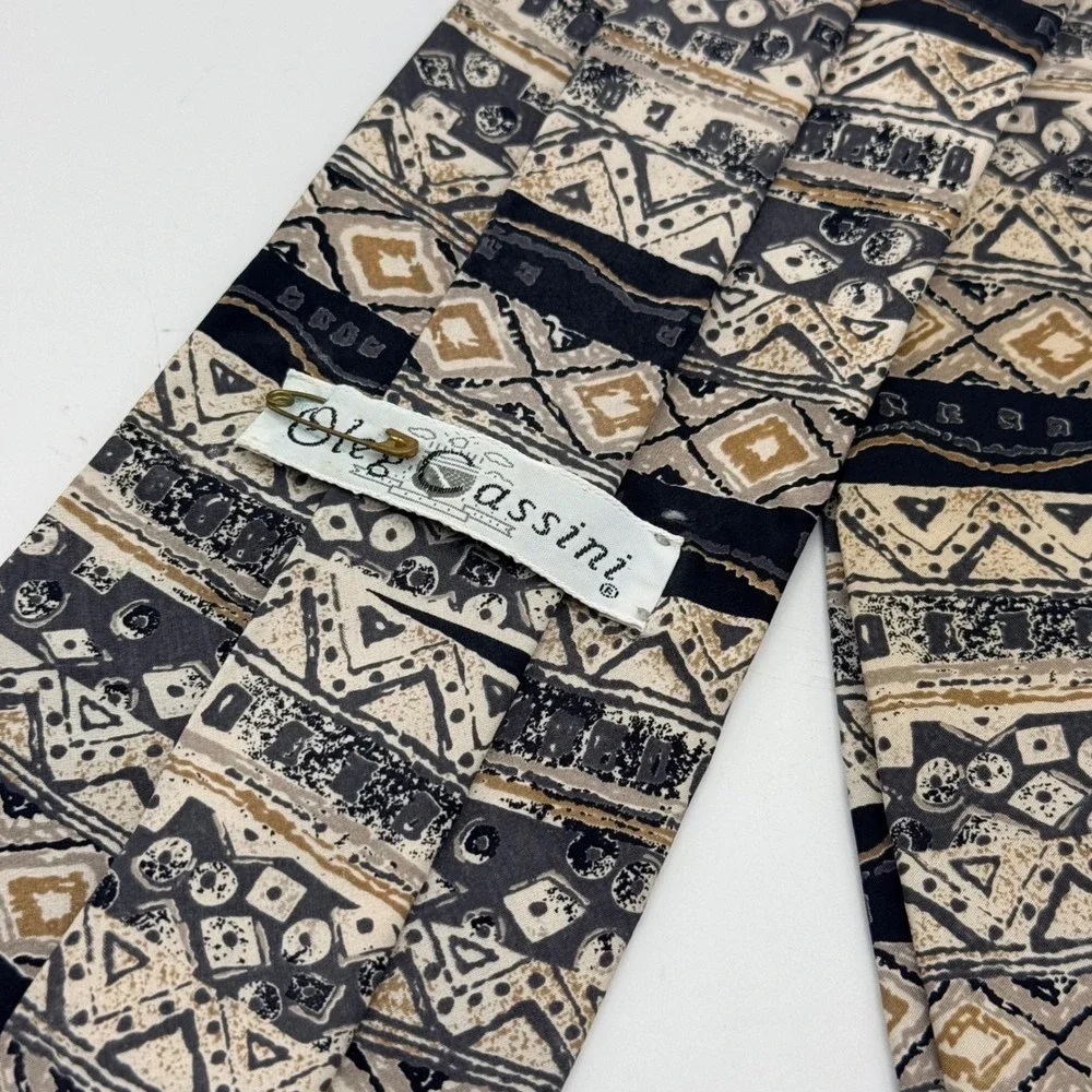 Oleg Cassini Mens Silk Tie Geometric Tribal Pattern Black Tan Made in USA 3.75in